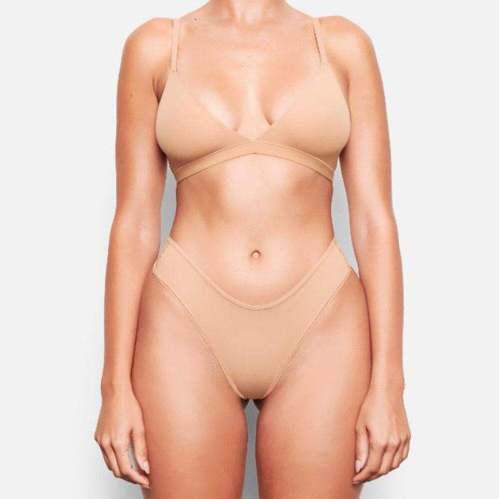 Skims Fits Everybody Dipped Front Thong